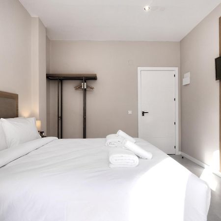 Hostal Puerta Almar Естепона Екстериор снимка