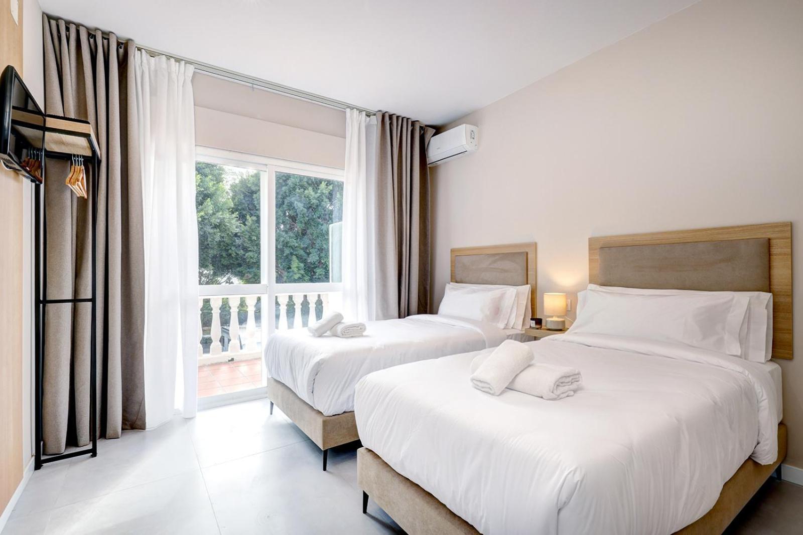 Hostal Puerta Almar Естепона Екстериор снимка