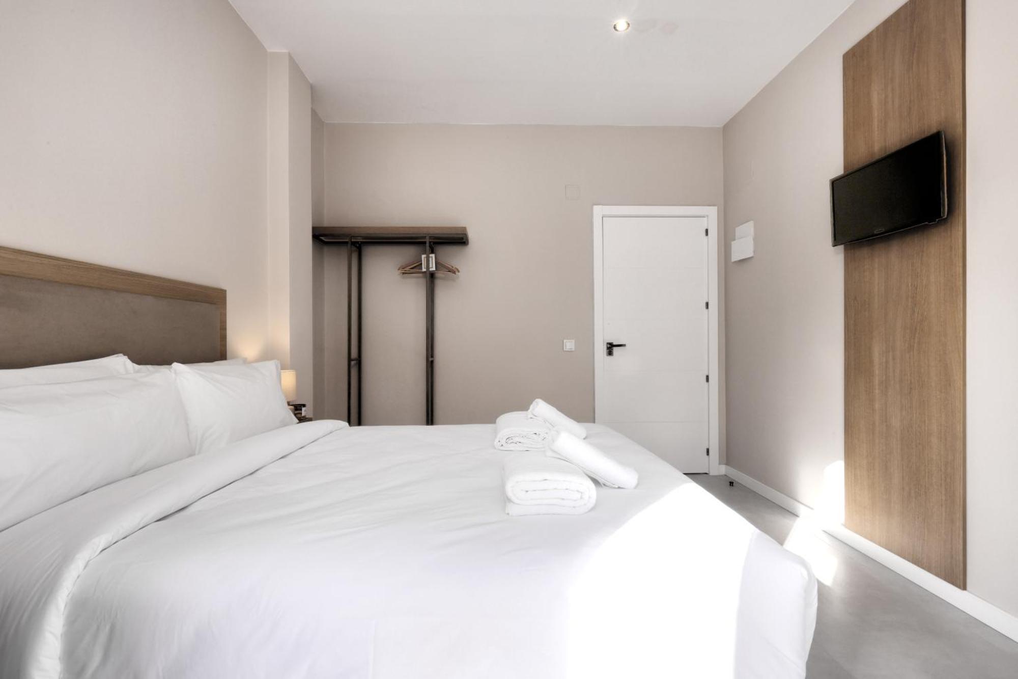 Hostal Puerta Almar Естепона Екстериор снимка