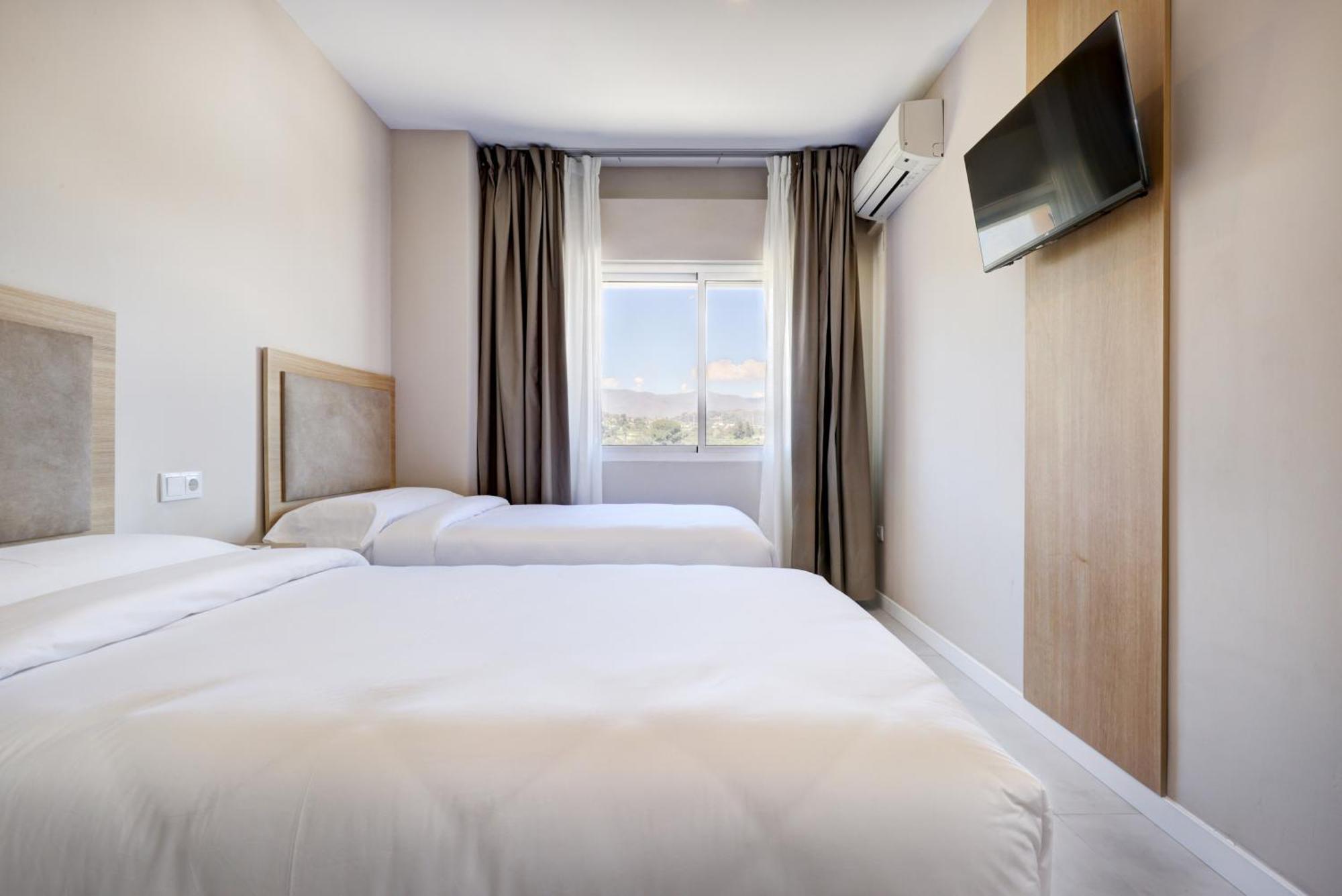 Hostal Puerta Almar Естепона Екстериор снимка