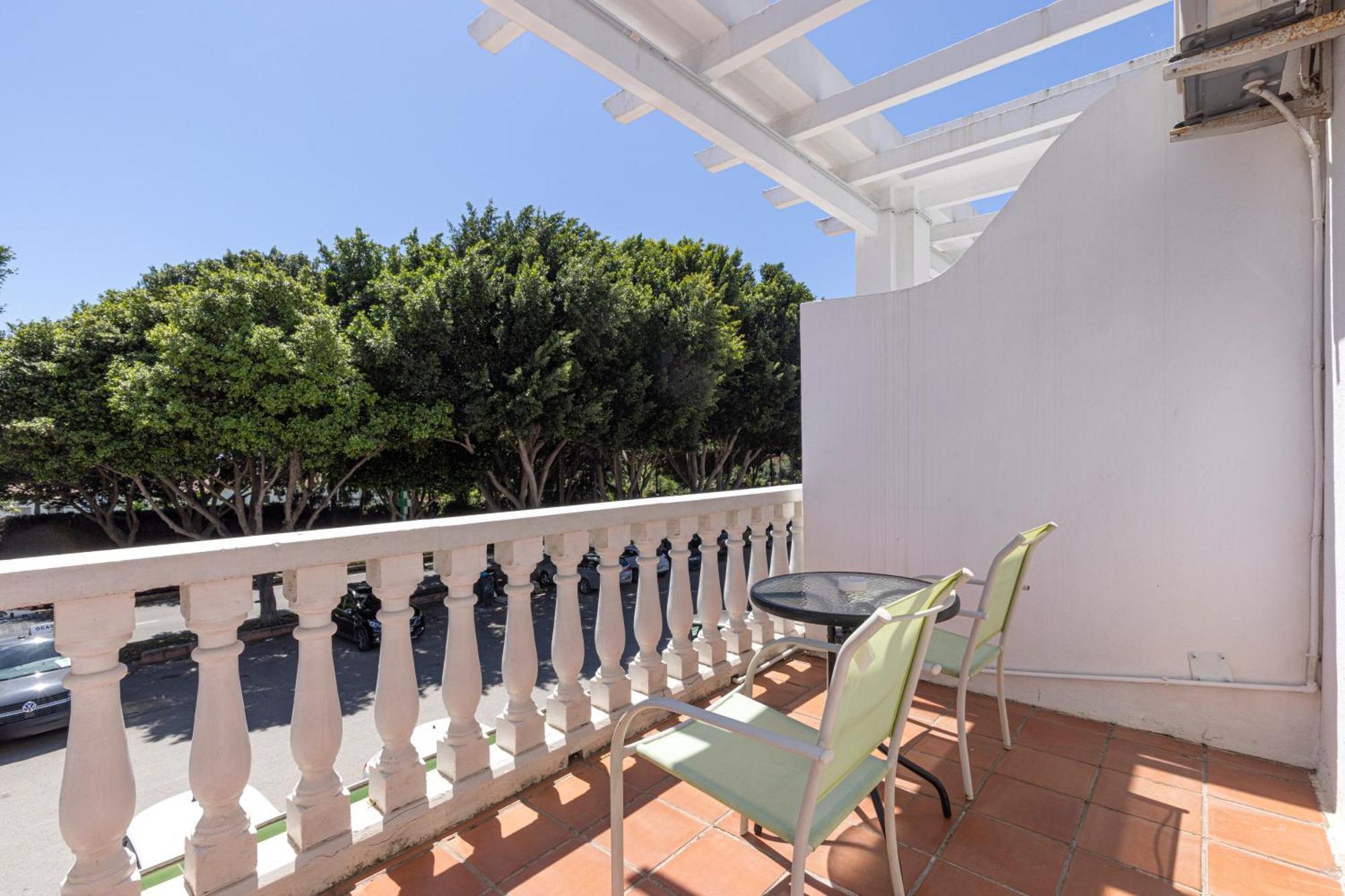 Hostal Puerta Almar Естепона Екстериор снимка